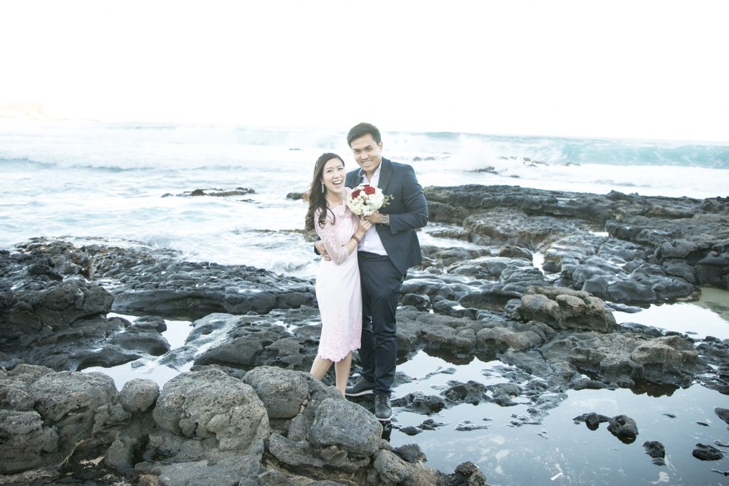 asian couple get married makapuu