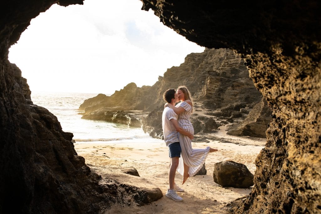 halona blowhole engagement photography