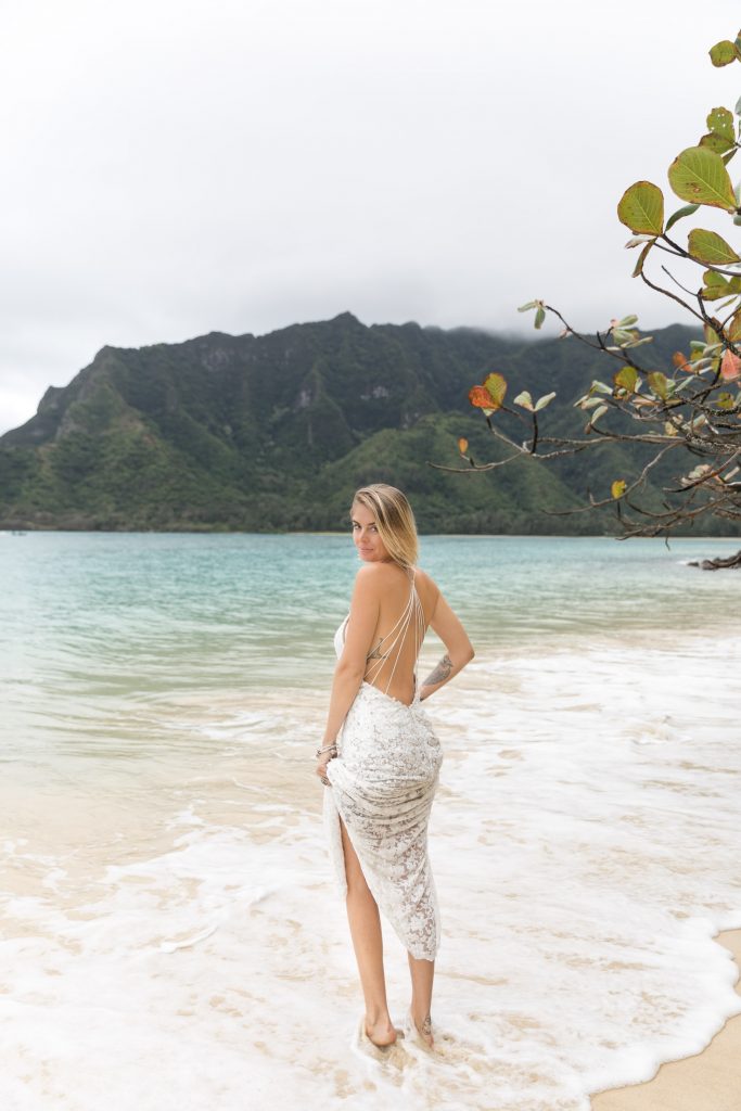 Hawaii bride destination wedding in Hawaii beach